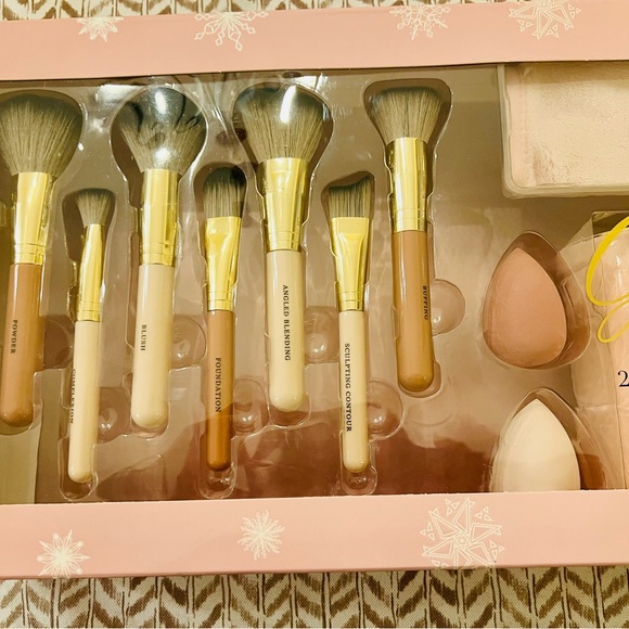 Grand  Luxe Tik Tok Viral Makeup Brush Set 26 pieces. - Picture 3 of 5